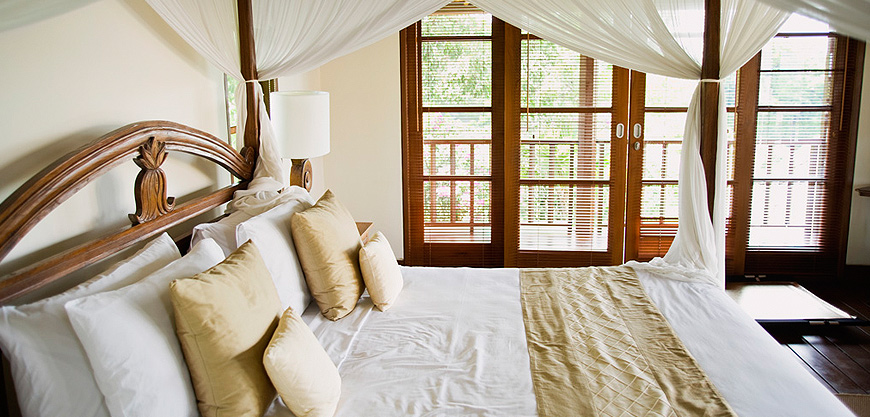 Chambre claire et soigneusement préparée